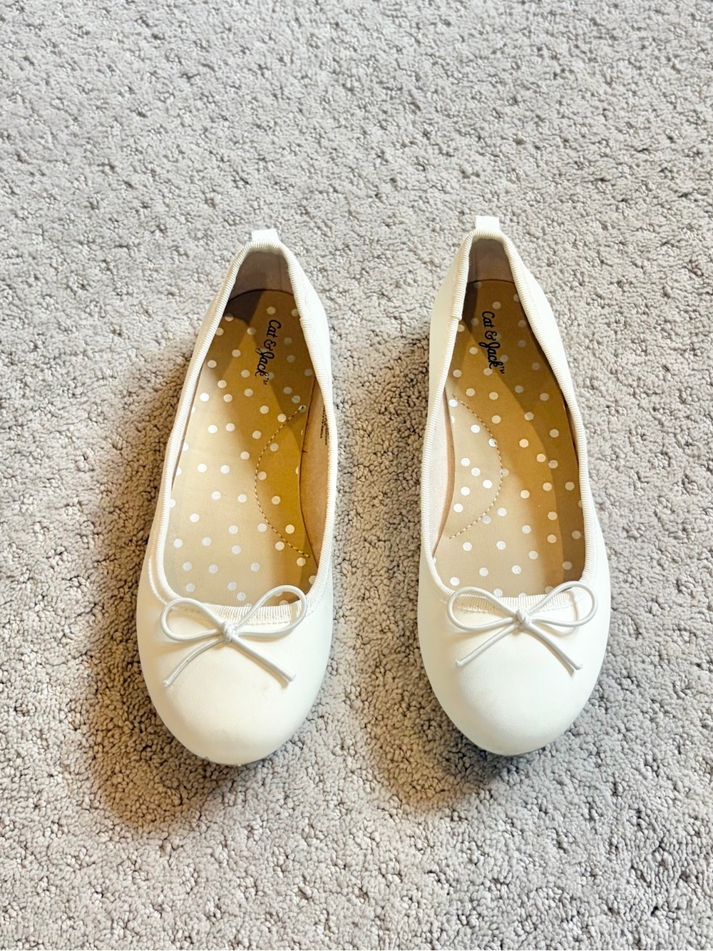Cat & Jack Girls White Slip On Ballet Flats Size 1